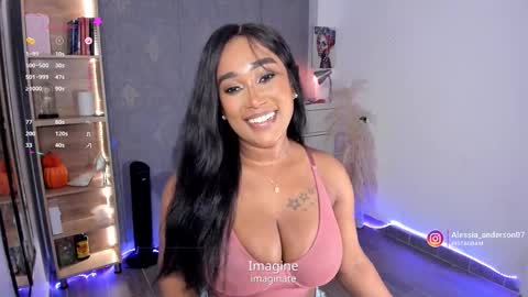 Snapshot of alessia_anderson07 chatting on 10/25/25, 11:10 Yy online show from 10/25/25, 11:10