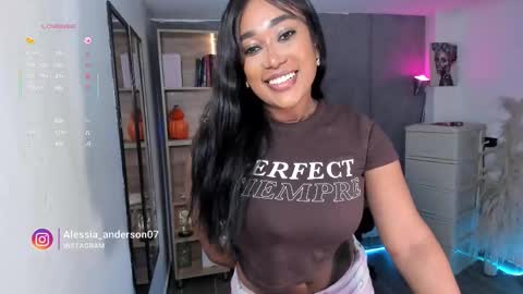 Snapshot of alessia_anderson07 chatting on 10/31/25, 12:33 Yy online show from 10/31/25, 12:33