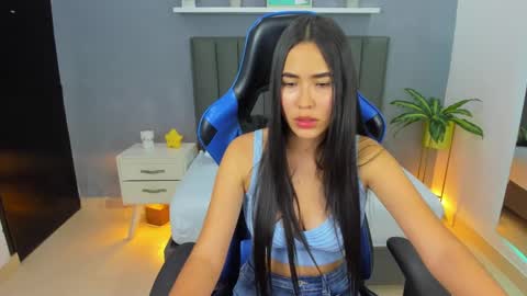 Snapshot of alessia_leroy chatting on 02/03/25, 07:21 A L E S S I A online show from 02/03/25, 07:21