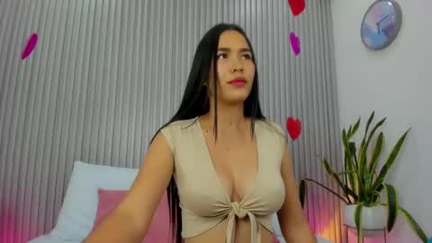 Snapshot of alessia_leroy chatting on 02/15/25, 11:14 A L E S S I A online show from 02/15/25, 11:14
