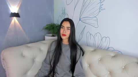 Snapshot of alessia_leroy chatting on 03/07/25, 08:33 A L E S S I A online show from 03/07/25, 08:33