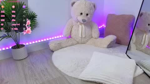 Snapshot of alessyaaa chatting on 10/14/25, 09:43 Ale online show from 10/14/25, 09:43