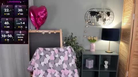 Snapshot of alettablacck chatting on 10/17/25, 01:09 alettablacck online show from 10/17/25, 01:09