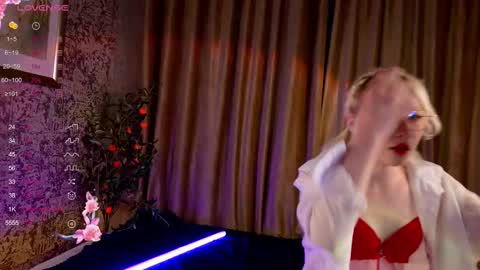 Lola online show from 11/23/25, 03:01