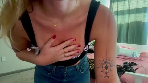 Snapshot of alex499990 chatting on 12/05/24, 04:44 alex  online show from 12/05/24, 04:44