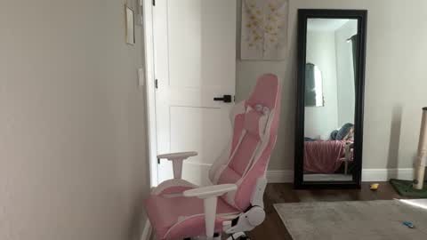 Snapshot of alex499990 chatting on 10/26/25, 07:20 alex  online show from 10/26/25, 07:20