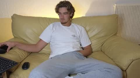 Alex83530 online show from 10/25/25, 09:50