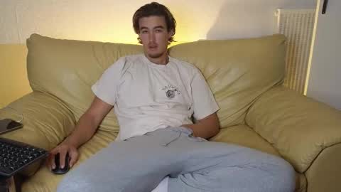 Alex83530 online show from 10/26/25, 08:42