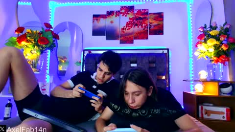 Snapshot of alex_and_fabian chatting on 02/14/25, 10:04 sneider online show from 02/14/25, 10:04