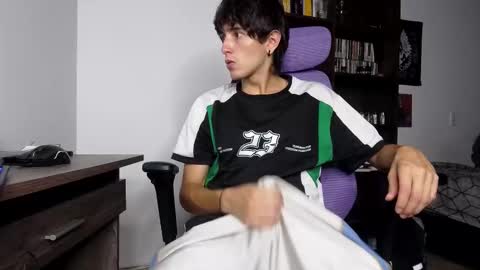 alex_connorr online show from 11/10/25, 04:00