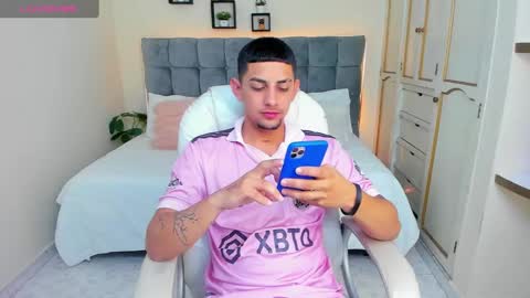 alex online show from 02/18/25, 12:17