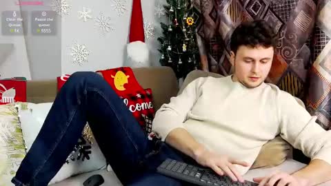 Snapshot of alex_onelove chatting on 12/14/24, 03:47 Alex online show from 12/14/24, 03:47