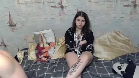 Snapshot of alex_sarah_sex chatting on 02/03/25, 10:54 Alex and Sarah online show from 02/03/25, 10:54