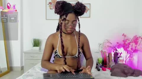 Snapshot of alexa_cortes23 chatting on 11/17/25, 11:05 alexa_cortes23 online show from 11/17/25, 11:05