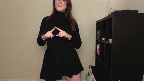 Snapshot of alexa_dream chatting on 12/26/24, 02:33 dont be afraid to click social media link its working just click on that online show from 12/26/24, 02:33