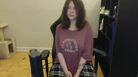 Snapshot of alexa_dream chatting on 02/04/25, 02:39 dont be afraid to click social media link its working just click on that online show from 02/04/25, 02:39