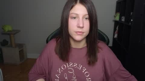 Snapshot of alexa_dream chatting on 02/07/25, 11:24 dont be afraid to click social media link its working just click on that online show from 02/07/25, 11:24