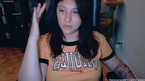 Snapshot of alexa_dream chatting on 09/23/25, 11:08 dont be afraid to click social media link its working just click on that online show from 09/23/25, 11:08
