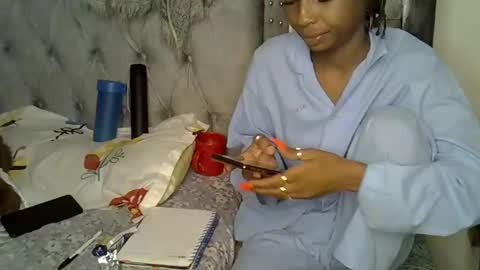 Snapshot of alexa_foxxie chatting on 02/06/25, 08:07 Alexa online show from 02/06/25, 08:07