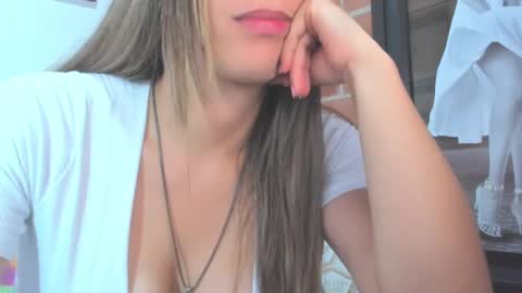 Snapshot of alexa_latina chatting on 03/06/25, 07:32 alexa latina online show from 03/06/25, 07:32