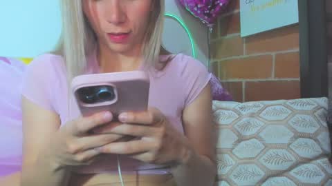 Snapshot of alexa_latina chatting on 09/27/25, 03:39 alexa latina online show from 09/27/25, 03:39