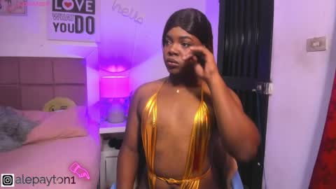 Snapshot of alexa_paytom1 chatting on 10/23/25, 04:12 Alexa   online show from 10/23/25, 04:12