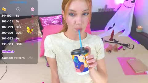 Snapshot of alexa_stoun chatting on 10/31/25, 02:18 Alexa online show from 10/31/25, 02:18