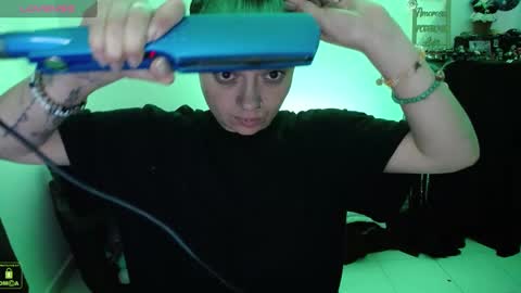 Snapshot of alexa_sweet69x chatting on 12/18/24, 01:05 Alexa online show from 12/18/24, 01:05