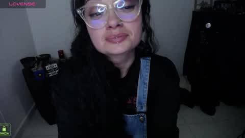 Snapshot of alexa_sweet69x chatting on 12/19/24, 11:35 Alexa online show from 12/19/24, 11:35