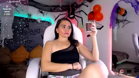 Alexa Moon online show from 10/20/25, 05:02