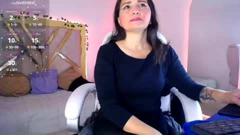 Alexa Moon online show from 11/08/25, 04:51