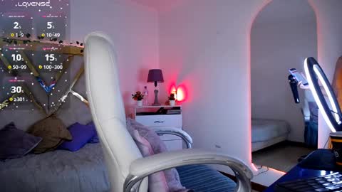 Alexa Moon online show from 11/17/25, 02:34