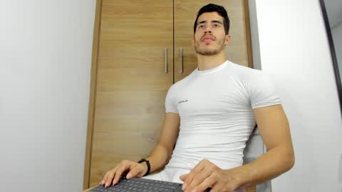 Snapshot of alexander__lips chatting on 12/20/24, 11:58 alexander__lips online show from 12/20/24, 11:58