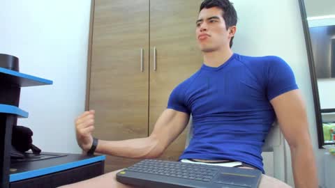 Snapshot of alexander__lips chatting on 01/07/25, 07:17 alexander__lips online show from 01/07/25, 07:17