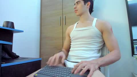 Snapshot of alexander__lips chatting on 01/07/25, 10:19 alexander__lips online show from 01/07/25, 10:19