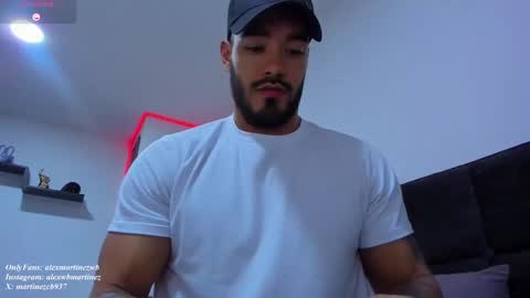 Snapshot of alexander_martines chatting on 10/09/25, 11:03 Onlyfansalexmartinezwb Instagram alexwbmartinez Twitter martinezcb937 online show from 10/09/25, 11:03