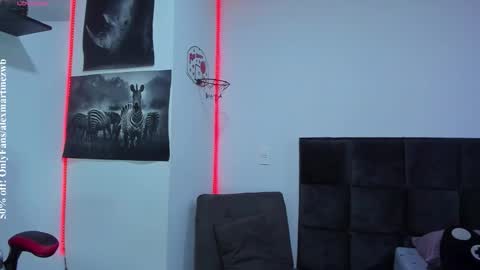 Snapshot of alexander_martines chatting on 10/23/25, 11:03 Onlyfansalexmartinezwb Instagram alexwbmartinez Twitter martinezcb937 online show from 10/23/25, 11:03