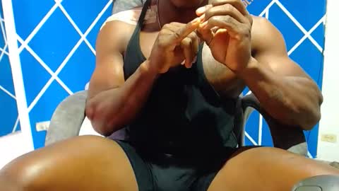 Snapshot of alexander_megan chatting on 10/17/25, 01:25 alexander online show from 10/17/25, 01:25