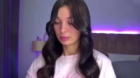 AlexandraBloom online show from 11/17/25, 06:24