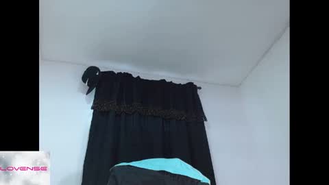 Snapshot of alexandre_starkk chatting on 09/25/25, 04:00 Alexandre online show from 09/25/25, 04:00