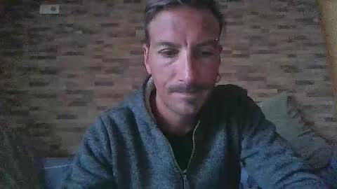 Snapshot of alexdelarge23 chatting on 10/17/25, 08:39 alexdelarge23 online show from 10/17/25, 08:39