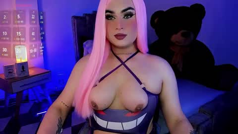 Snapshot of alexia_mattel chatting on 01/26/25, 02:35 alexia mattel online show from 01/26/25, 02:35