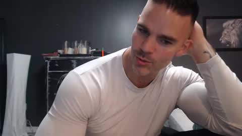 Snapshot of alexiarain chatting on 11/08/25, 10:19 Alex online show from 11/08/25, 10:19