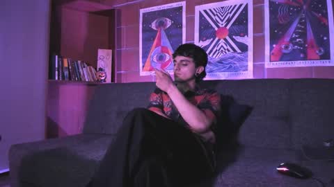 Alexi Jacobs online show from 11/08/25, 06:24