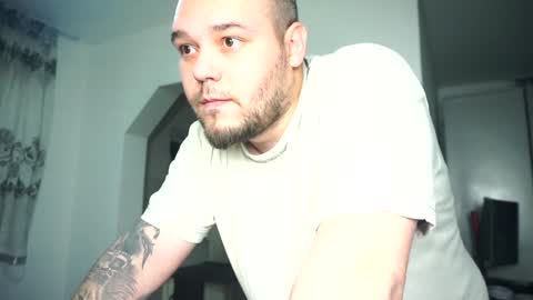 Snapshot of alexirr chatting on 02/08/25, 09:36 Alex online show from 02/08/25, 09:36