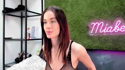 Snapshot of alexisbanx chatting on 12/15/24, 07:53 alexisbanx online show from 12/15/24, 07:53