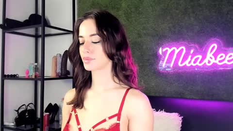 Snapshot of alexisbanx chatting on 12/23/24, 01:45 alexisbanx online show from 12/23/24, 01:45