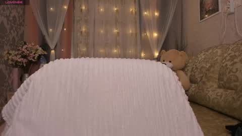 Snapshot of alexissadele chatting on 12/11/24, 01:15 Amely online show from 12/11/24, 01:15