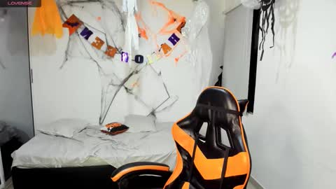 ALEXJ BLACK online show from 10/17/25, 11:13