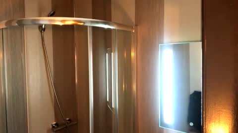 alexlive1 online show from 10/20/25, 08:53